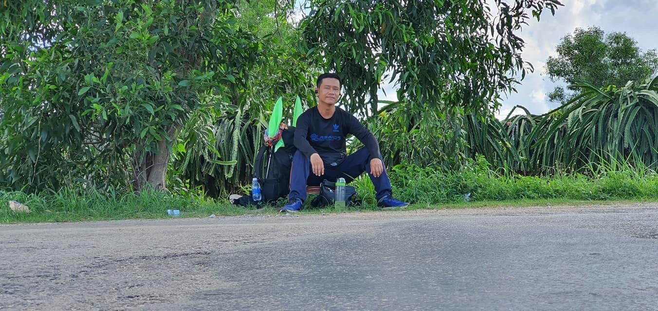 Chàng trai đi bộ xuyên Việt để ngắm nhìn vẻ đẹp đất nước ảnh 2