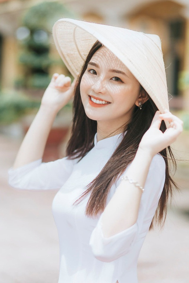 Nữ sinh Hải Phòng đẹp rạng ngời chia tay thời học sinh ảnh 1