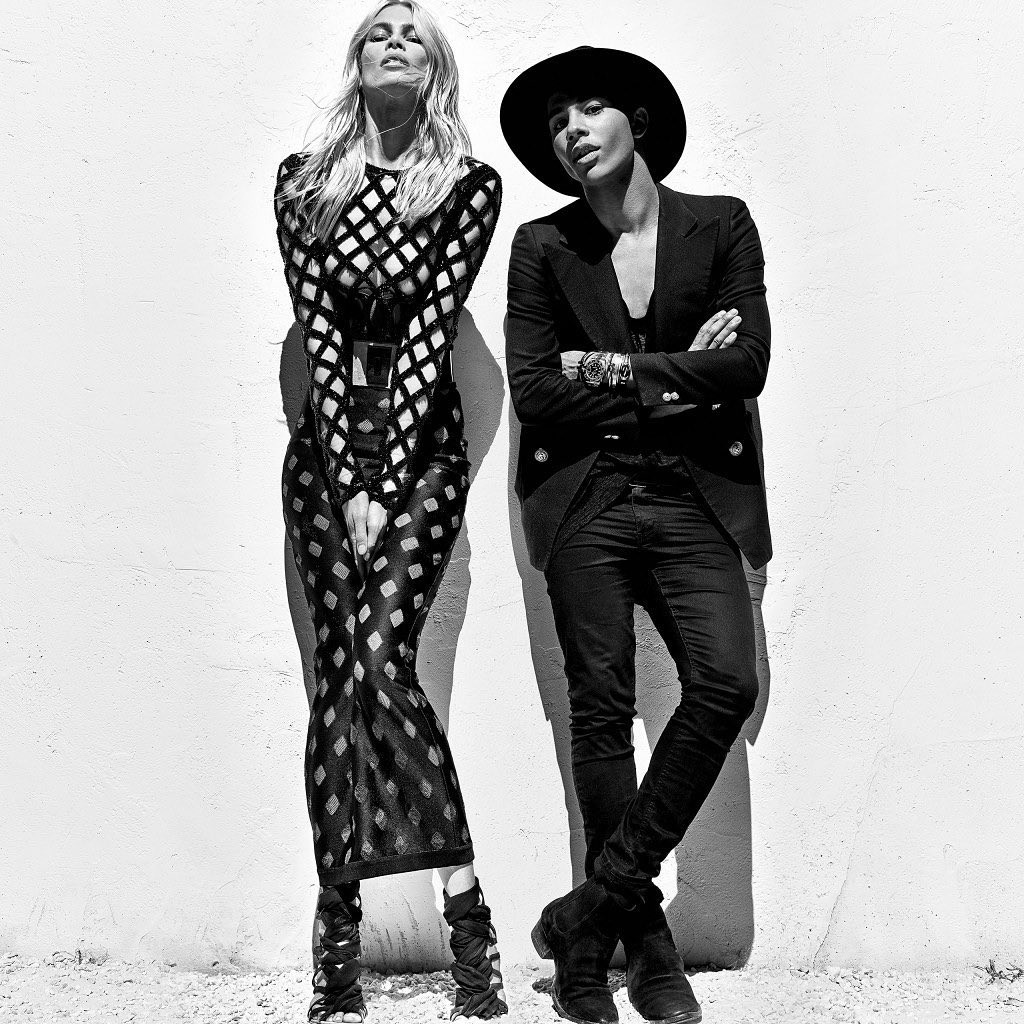 Đường cong tuổi 50 của siêu mẫu huyền thoại Claudia Schiffer ảnh 10