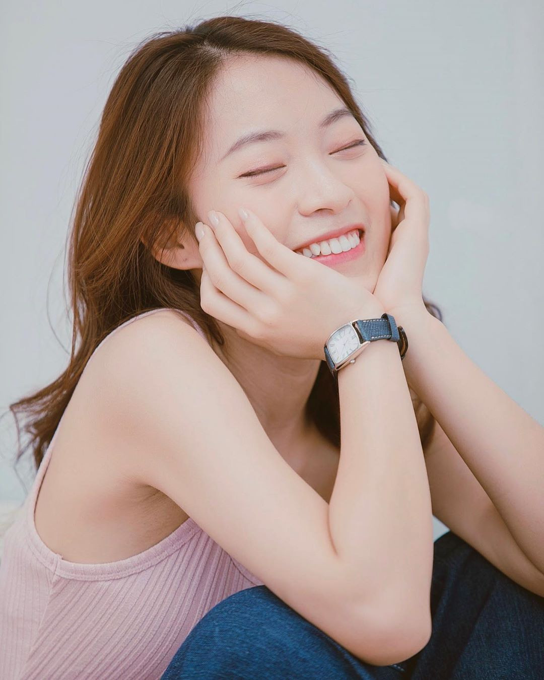 'Hot girl 7 thứ tiếng' Khánh Vy tốt nghiệp loại giỏi Học viện Ngoại giao ảnh 2