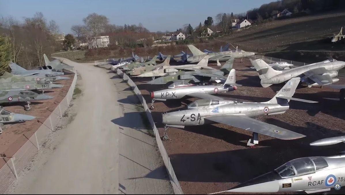 Một người trồng rượu nho ở Pháp sở hữu 110 chiến đấu cơ ảnh 1