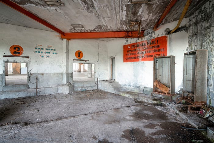 Ám ảnh sân bay 'ma' hoang vắng suốt 25 năm sau cuộc chiến Gruzia ảnh 6