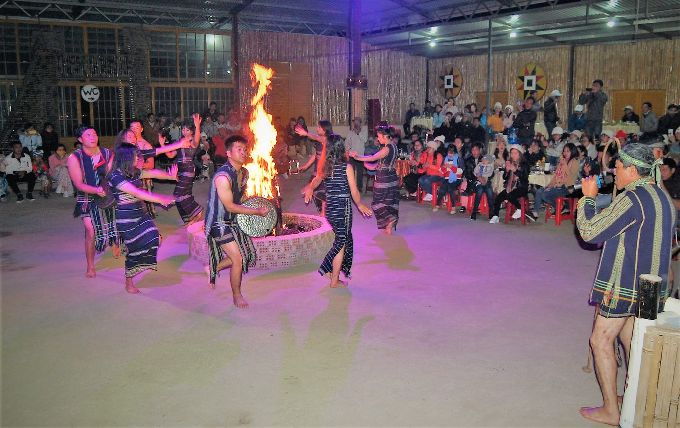 Du lịch cựa mình sau kỳ 'ngủ đông' ảnh 1