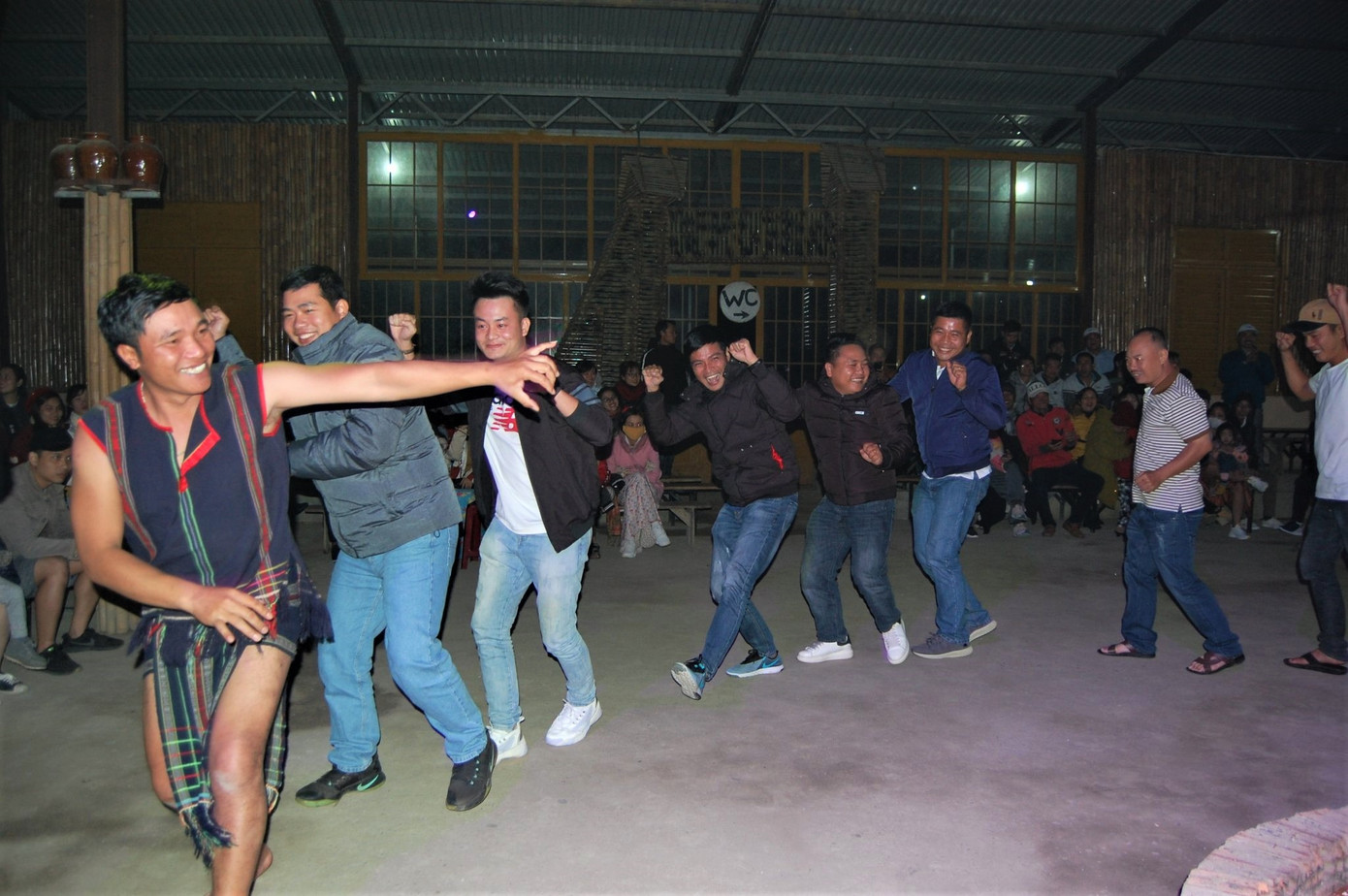 Du lịch cựa mình sau kỳ 'ngủ đông' ảnh 4