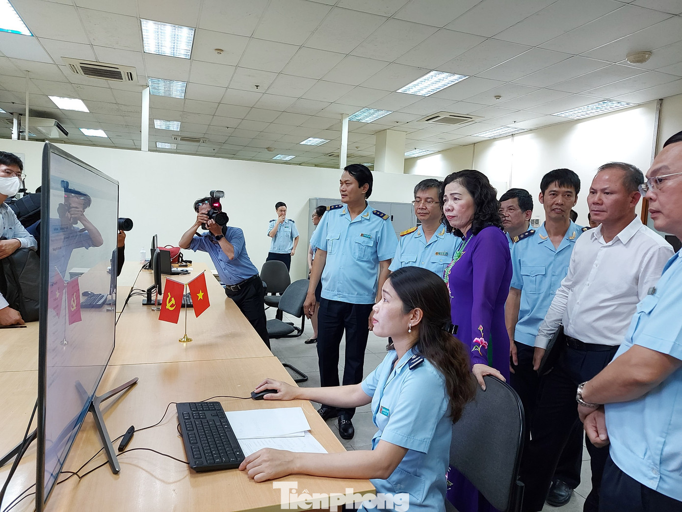 Thông quan hàng hóa tại Nội Bài chỉ còn 10 phút ảnh 2