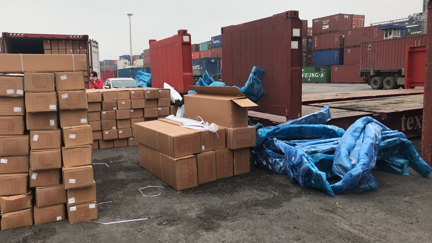 Cận cảnh container phụ kiện ô tô Trung Quốc không khai báo hải quan ảnh 9