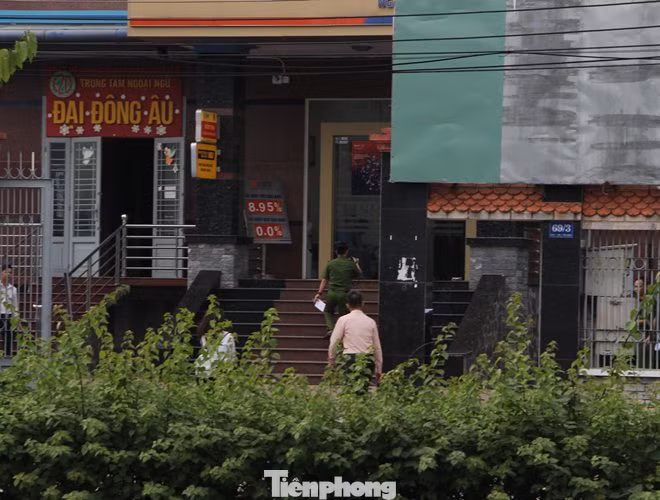 Công an thông báo truy tìm kẻ cướp ngân hàng ở Bình Dương ảnh 2