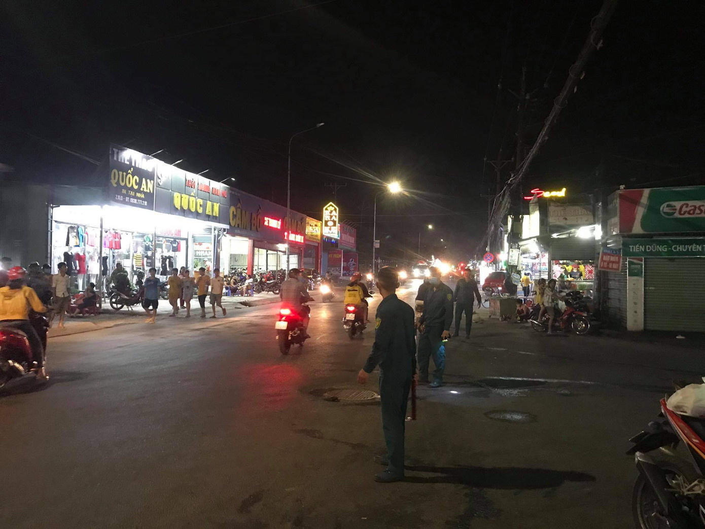 Công ty bao bì ở Bình Dương phát hỏa, khói đen phủ kín 1.000 m² nhà xưởng ảnh 2