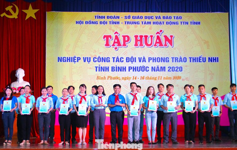 Thầy giáo 62 tuổi truyền lửa nghề cho Đoàn, Đội ảnh 4