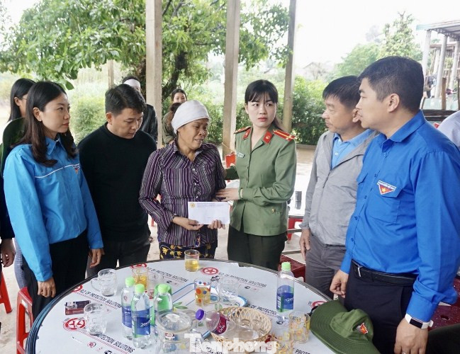 Tuổi trẻ Bình Dương, Bình Phước trao hàng tỷ đồng để dân khắc phục sau thiên tai ảnh 2