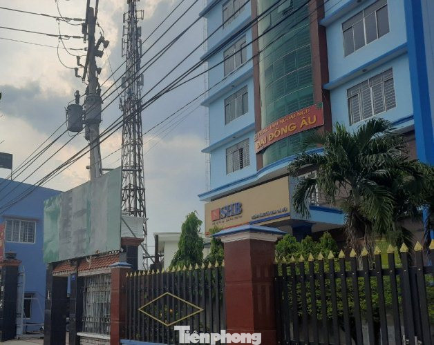 Một đối tượng nghi dùng súng cướp ngân hàng ở Bình Dương ảnh 1