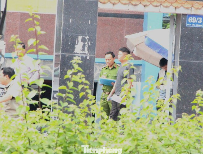 Một đối tượng nghi dùng súng cướp ngân hàng ở Bình Dương ảnh 3