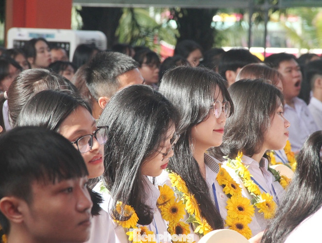 Tuyên dương ‘Học sinh 3 tốt, 3 rèn luyện’ ảnh 6