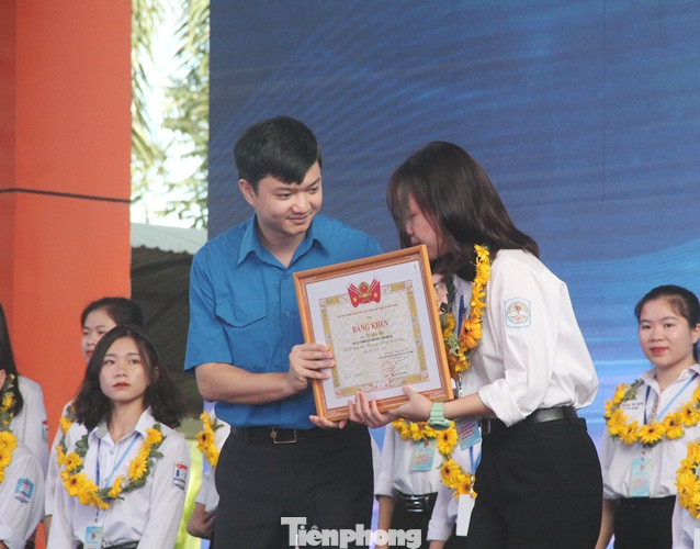 Tuyên dương ‘Học sinh 3 tốt, 3 rèn luyện’ ảnh 2