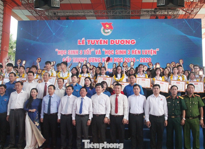 Tuyên dương ‘Học sinh 3 tốt, 3 rèn luyện’ ảnh 4
