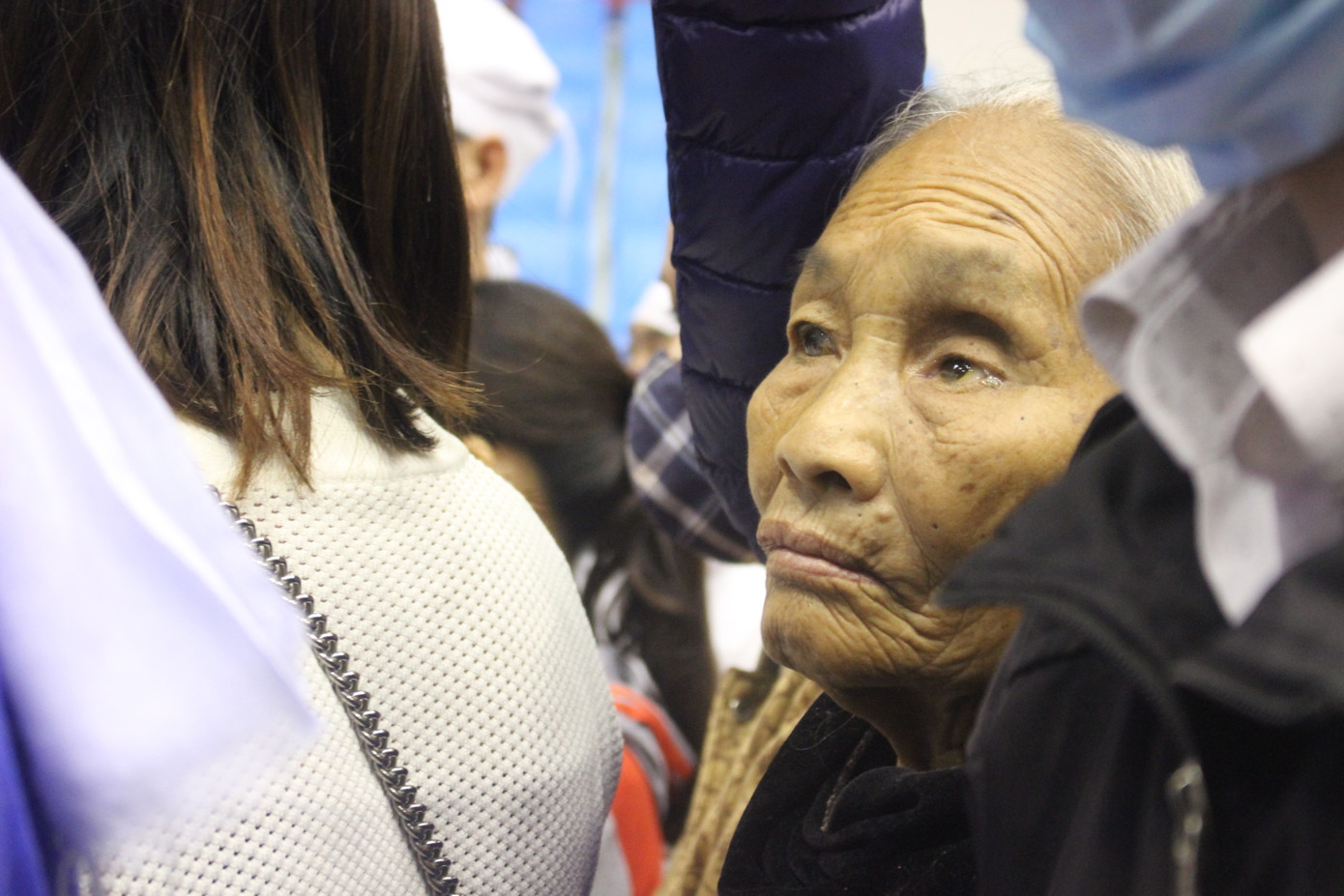 Nhói lòng cảnh thân nhân 22 chiến sĩ hy sinh ở Quảng Trị gọi tên con trong nước mắt ảnh 6