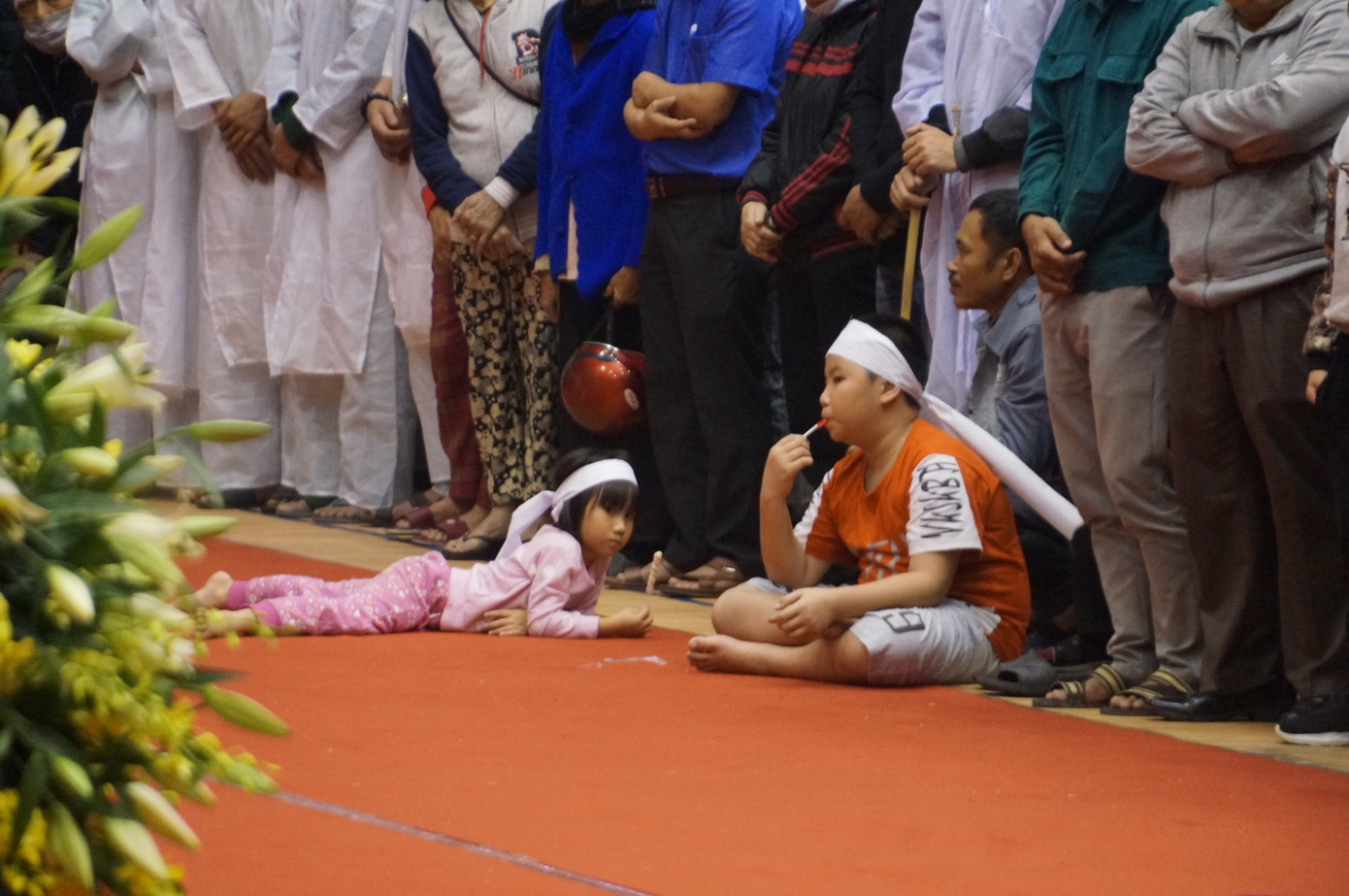 Nhói lòng cảnh thân nhân 22 chiến sĩ hy sinh ở Quảng Trị gọi tên con trong nước mắt ảnh 8