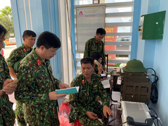 Đã tiếp cận khu vực sạt lở thủy điện Rào Trăng, khẩn trương tìm kiếm cứu nạn ảnh 1