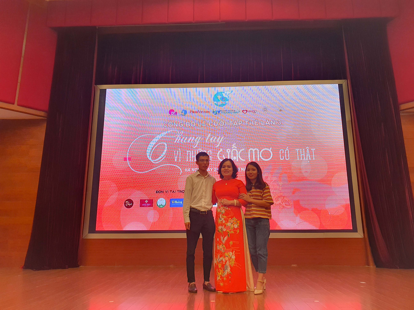 Lễ cưới tập thể 'Giấc mơ có thật' cho hơn 40 cặp đôi khuyết tật ảnh 1