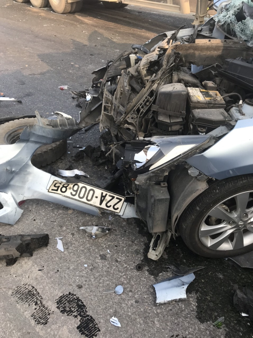 5 ô tô tai nạn liên hoàn trên cầu Thanh Trì ảnh 3