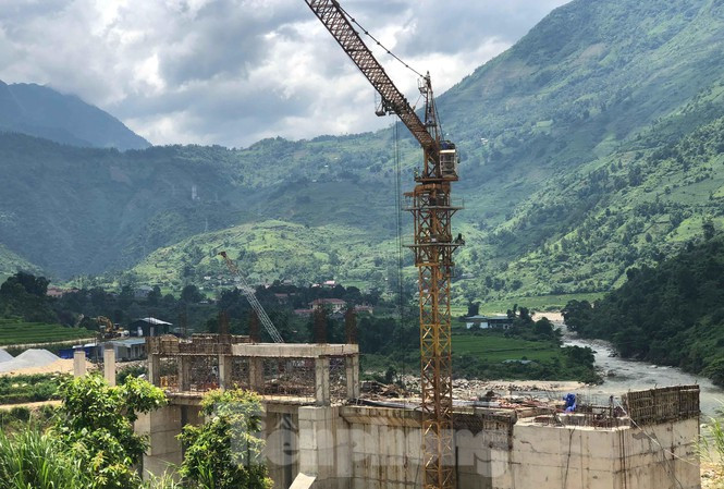 Thủy điện trăm tỷ, nghìn tỷ không phép: Chính quyền Lào Cai buông lỏng quản lý ảnh 3