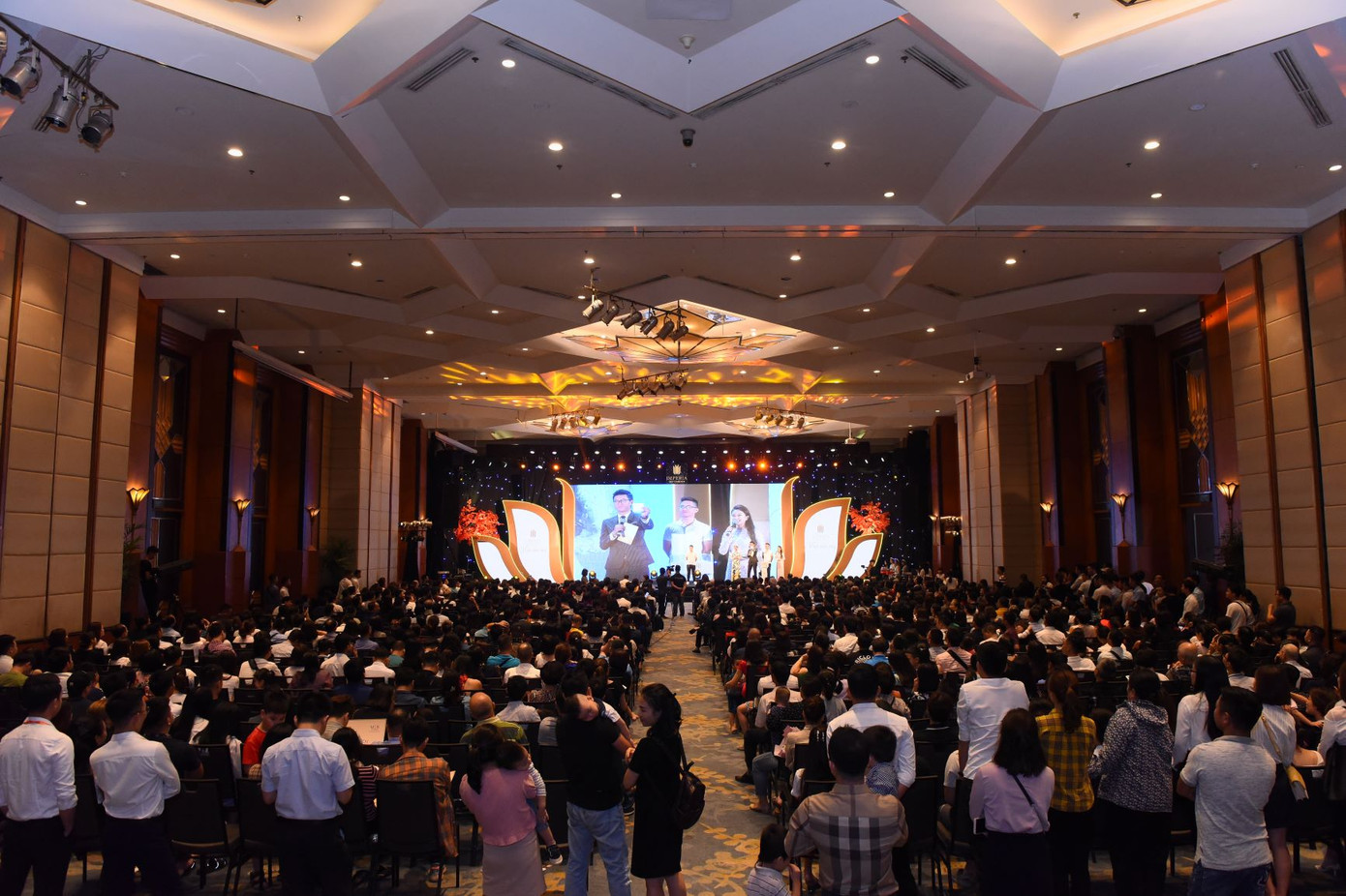 Hàng ngàn cư dân Imperia Sky Garden đã tham dự 'Đại lễ tri ân' ảnh 6