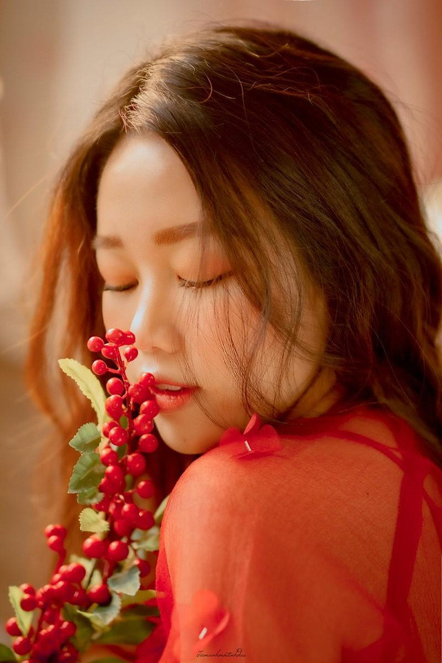 Nữ sinh ĐH Kinh tế Quốc dân vừa xinh lại học giỏi suốt 12 năm ảnh 1