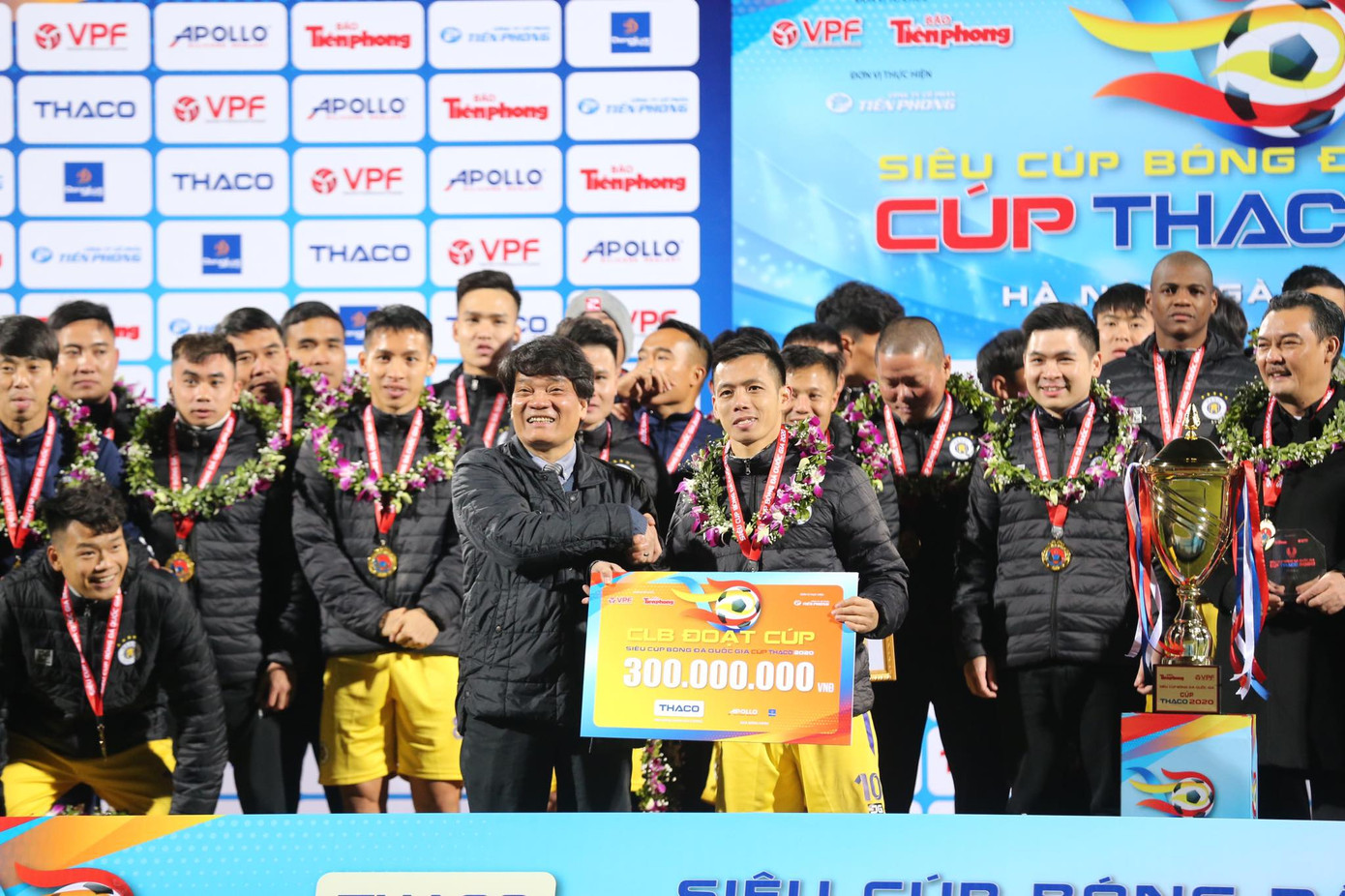 Cuộc đăng quang thuyết phục của CLB Hà Nội ảnh 28