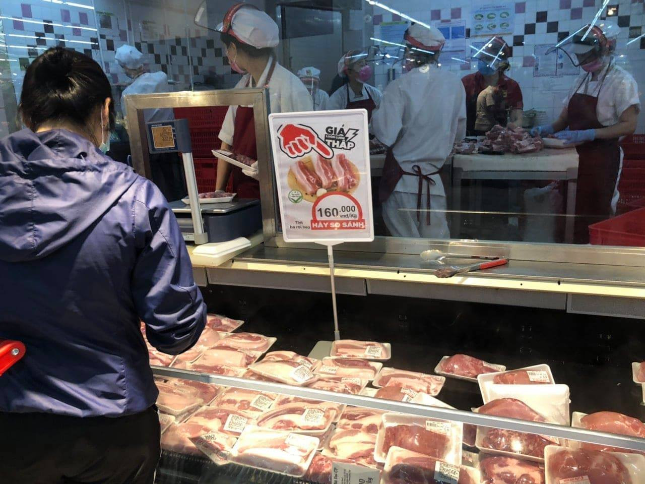 Thịt lợn nhập khẩu có mặt tại siêu thị lớn, sức mua hạn chế ảnh 7