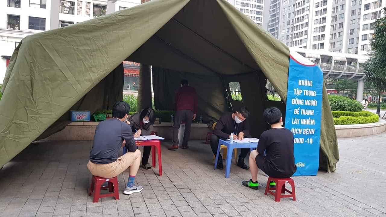 Cư dân chung cư bị xử phạt vì tập thể dục đông người giữa mùa dịch ảnh 4