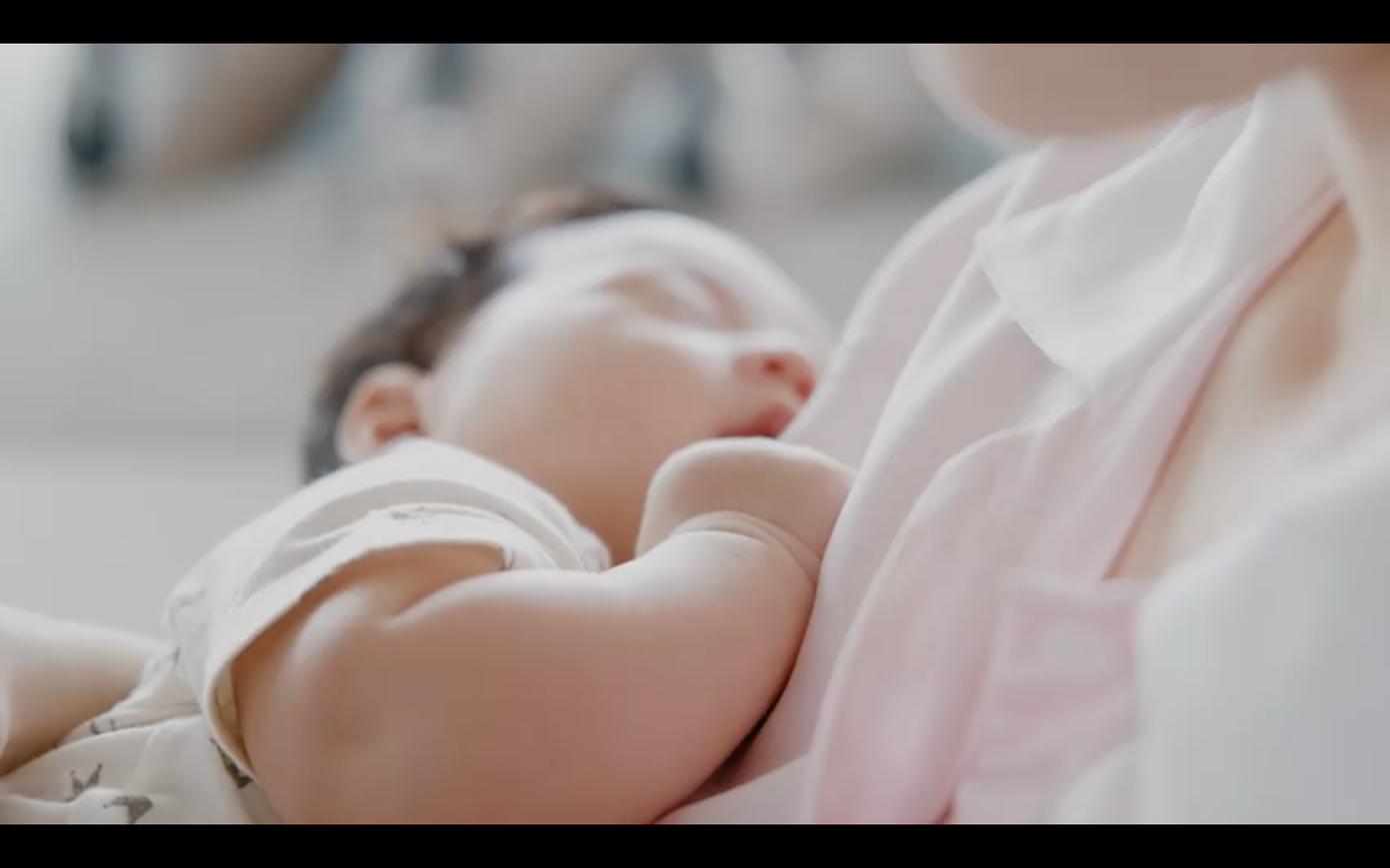 Ông xã Hoa hậu Đặng Thu Thảo hé lộ ảnh cận mặt con trai 2 tháng tuổi ảnh 2