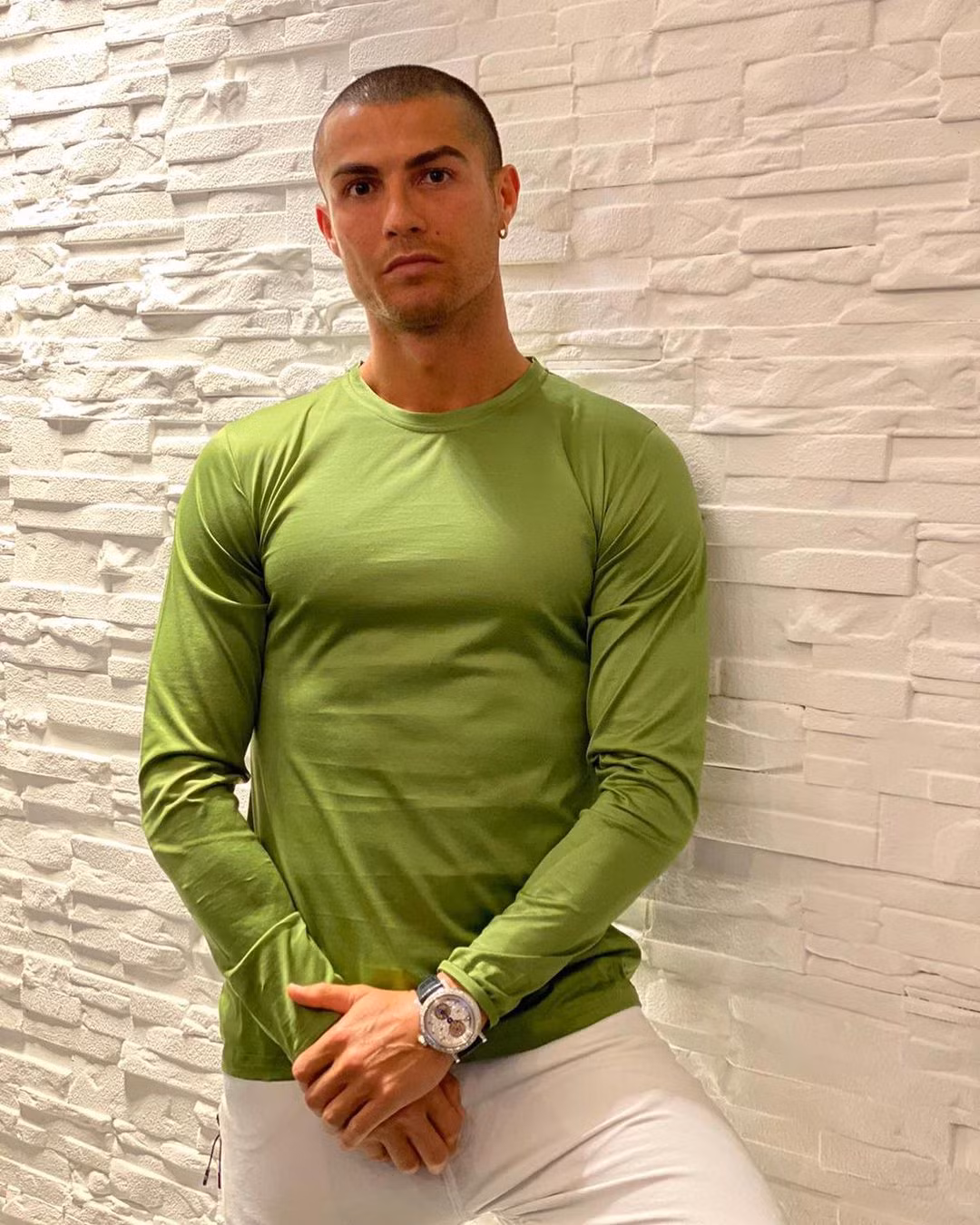 Nhan sắc 'gái một con' nóng bỏng của bạn gái Ronaldo ảnh 8