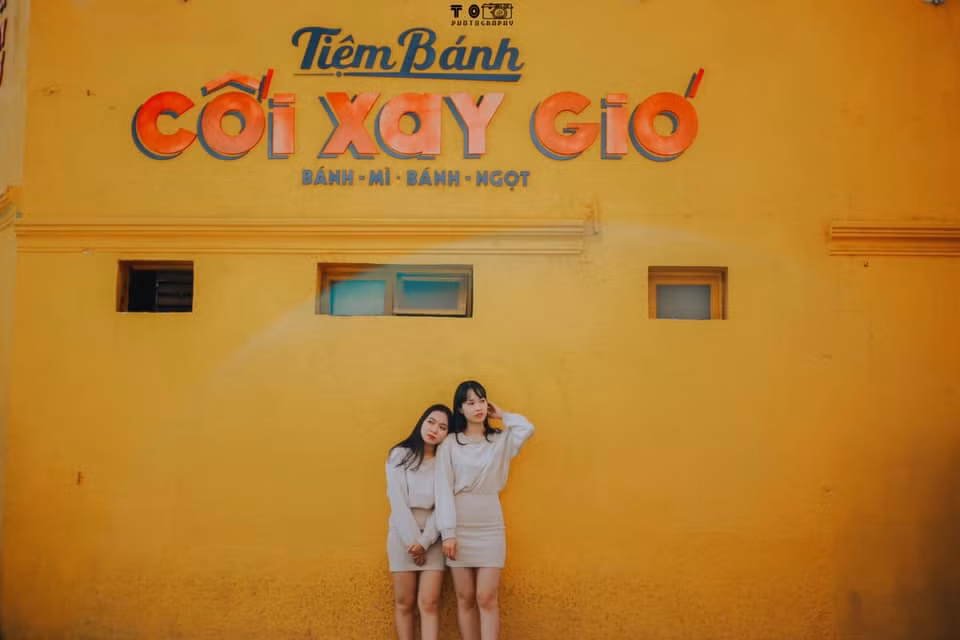 Bức tường vàng 'Tiệm bánh Cối Xay Gió' ở Đà Lạt sắp biến mất làm dân mạng tiếc nuối ảnh 4