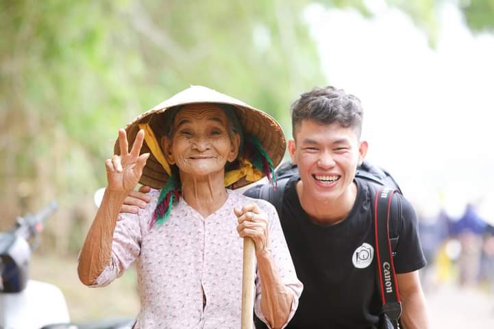 Hành trình 30 ngày băng rừng, lội lũ đồng hành cùng bà con miền Trung ảnh 5