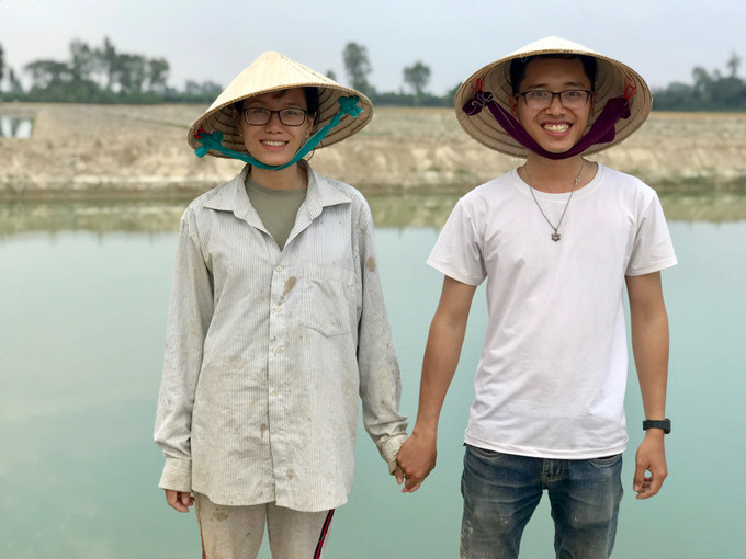 Cặp vợ chồng 'cất bằng kỹ sư' về quê làm nông dân ảnh 1