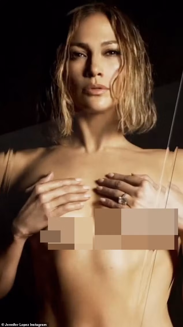 Hình thể rực lửa tuổi ngũ tuần của Jennifer Lopez ảnh 1