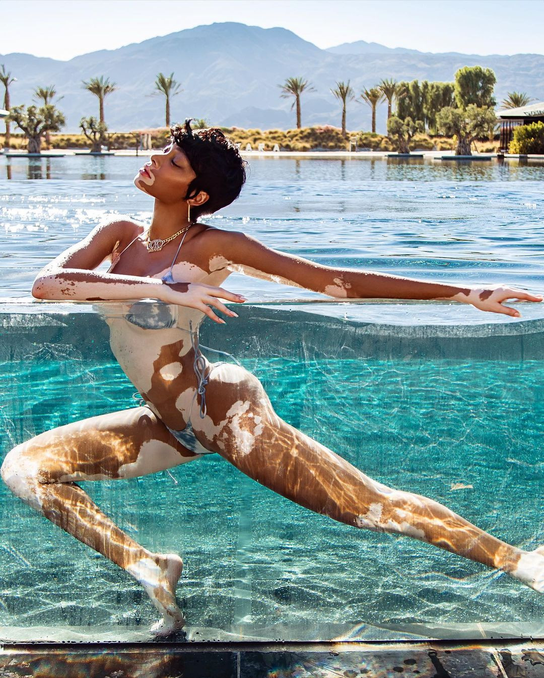 Winnie Harlow quyến rũ hút hồn giữa biển tuyệt đẹp ở Jamaica ảnh 7