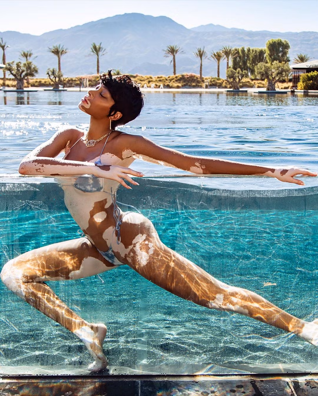 Winnie Harlow quyến rũ hút hồn giữa biển tuyệt đẹp ở Jamaica ảnh 7
