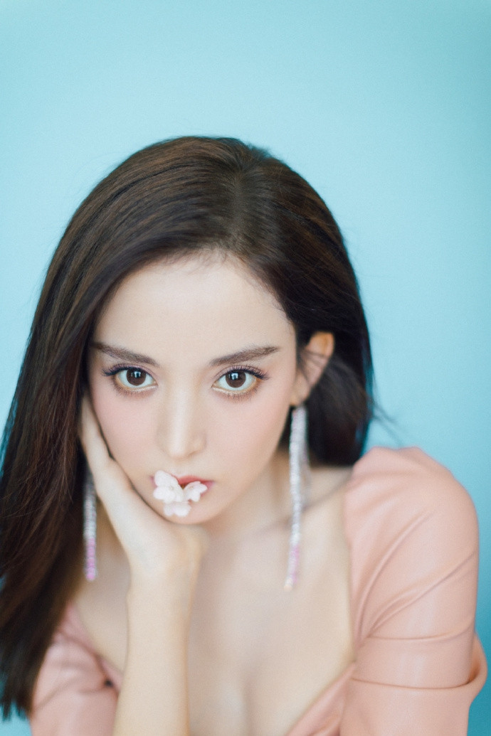 Nhan sắc kiều diễm của mỹ nhân Tân Cương 'đốn tim' phái mạnh ảnh 19