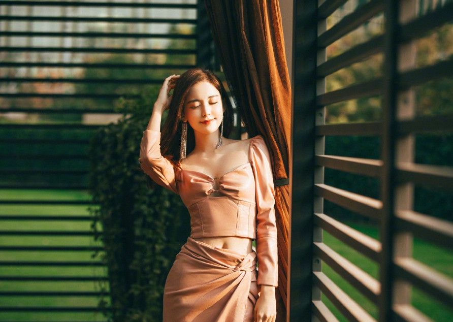 Nhan sắc kiều diễm của mỹ nhân Tân Cương 'đốn tim' phái mạnh ảnh 14