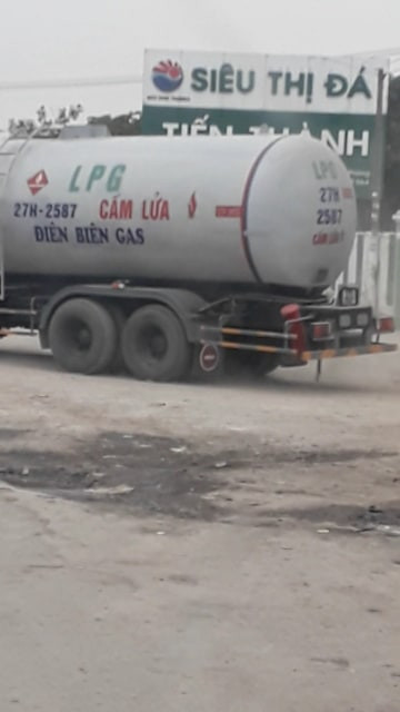 Công an đột kích xưởng chiết gas lậu được quây tôn kín ảnh 2