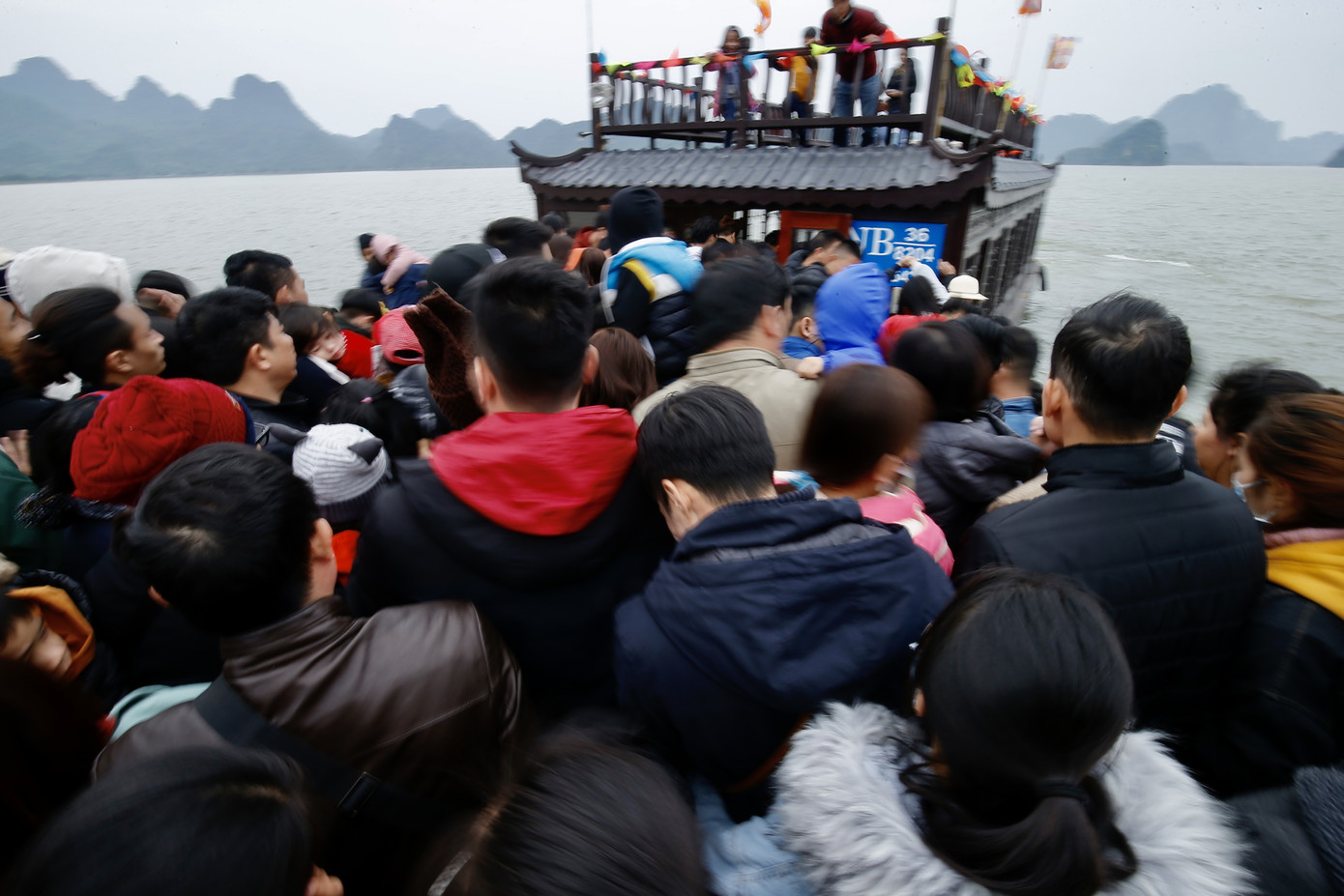 Du khách nườm nượp về chùa Tam Chúc du xuân Canh tý 2020 ảnh 1