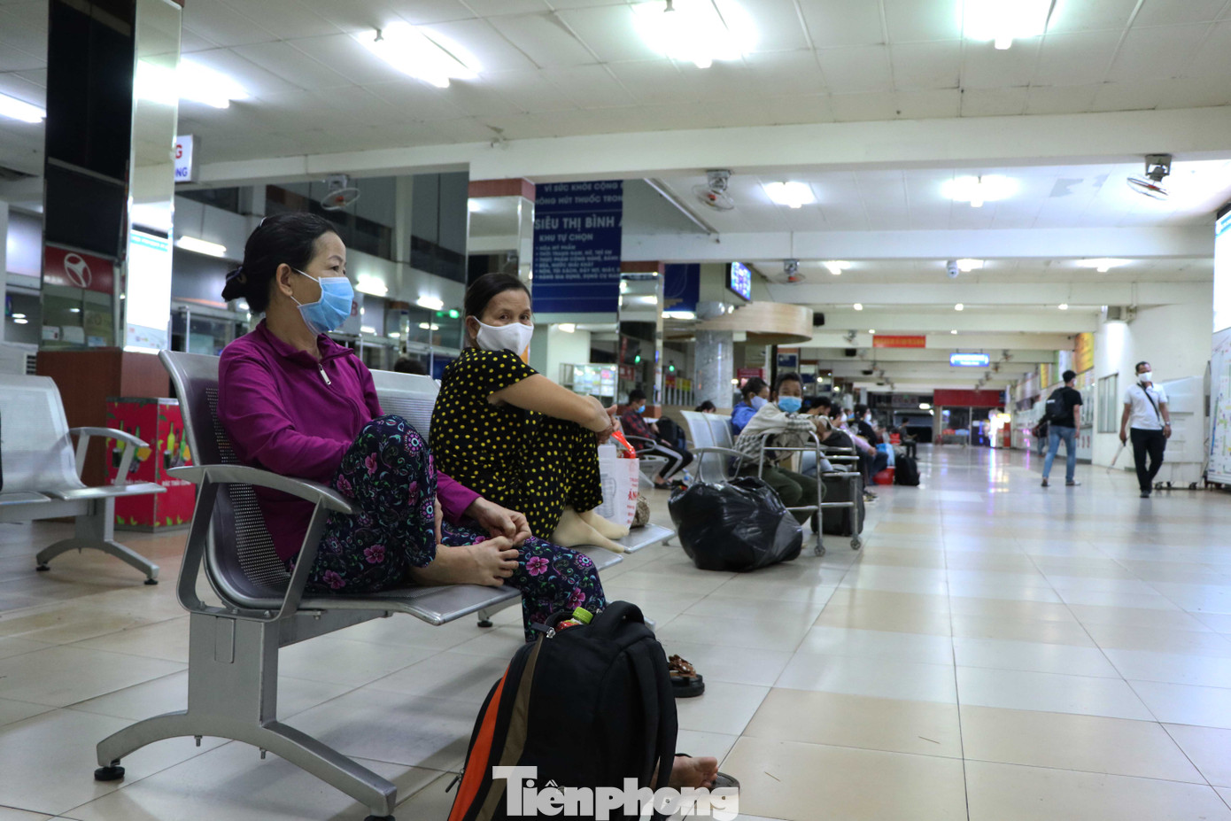 Bến xe lớn nhất Sài Gòn vắng hoe trước giờ tạm ngưng hoạt động toàn bộ xe khách ảnh 9