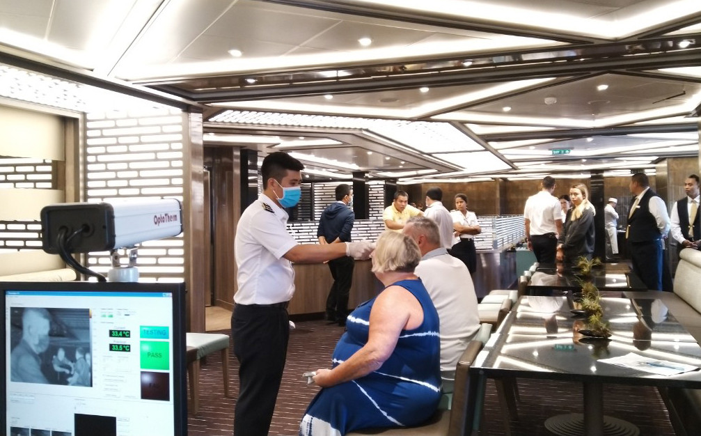 Tàu du lịch chở hơn 800 người từ nhiều quốc gia xin nhập cảnh vào TPHCM ảnh 1