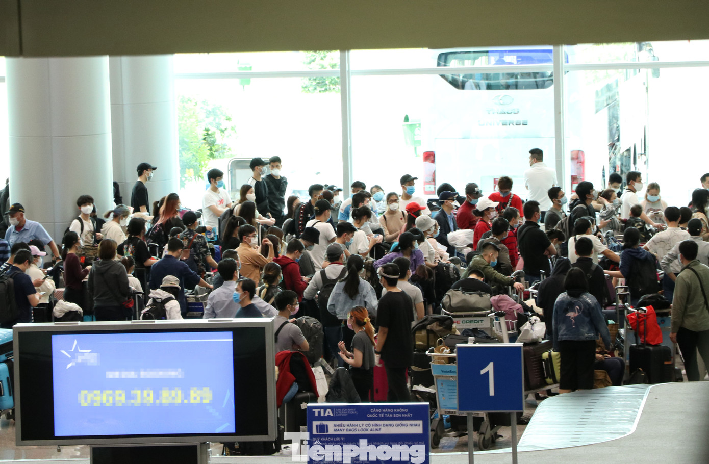 Cận cảnh sân bay Tân Sơn Nhất trước giờ ngừng nhập cảnh người từ nước ngoài về ảnh 3