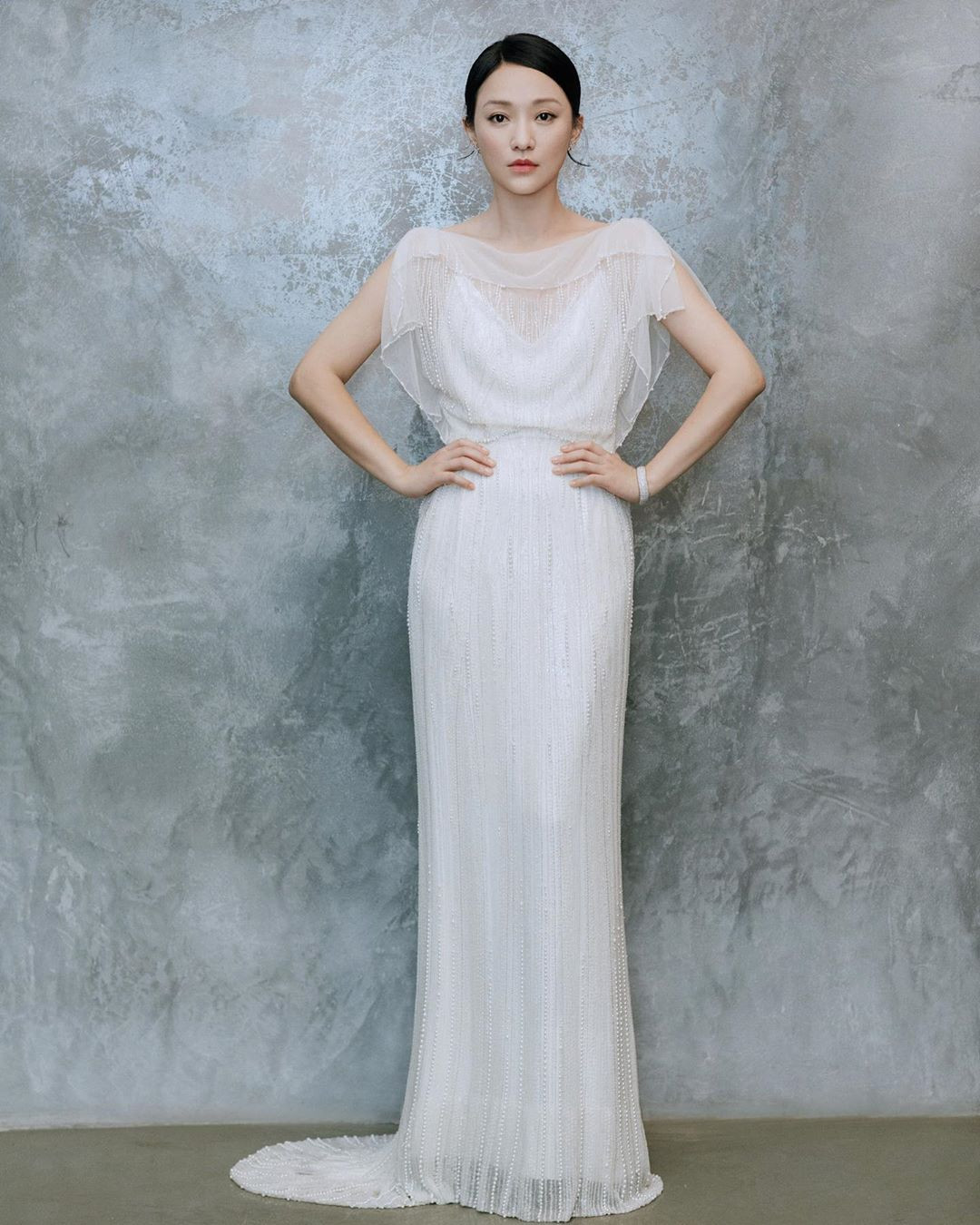 Châu Tấn U50 đẹp mong manh và trẻ trung 'hack tuổi' ảnh 24