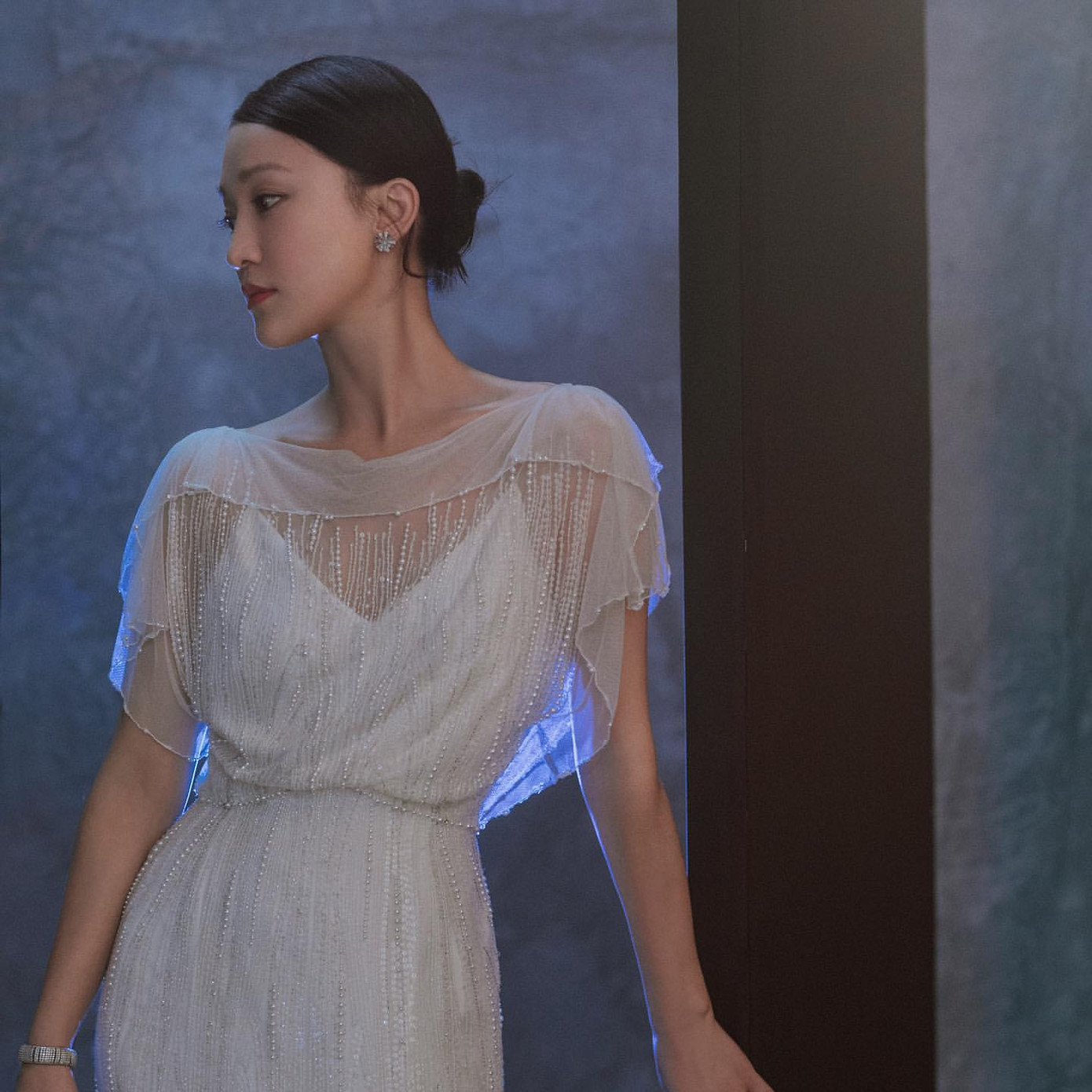 Châu Tấn U50 đẹp mong manh và trẻ trung 'hack tuổi' ảnh 23