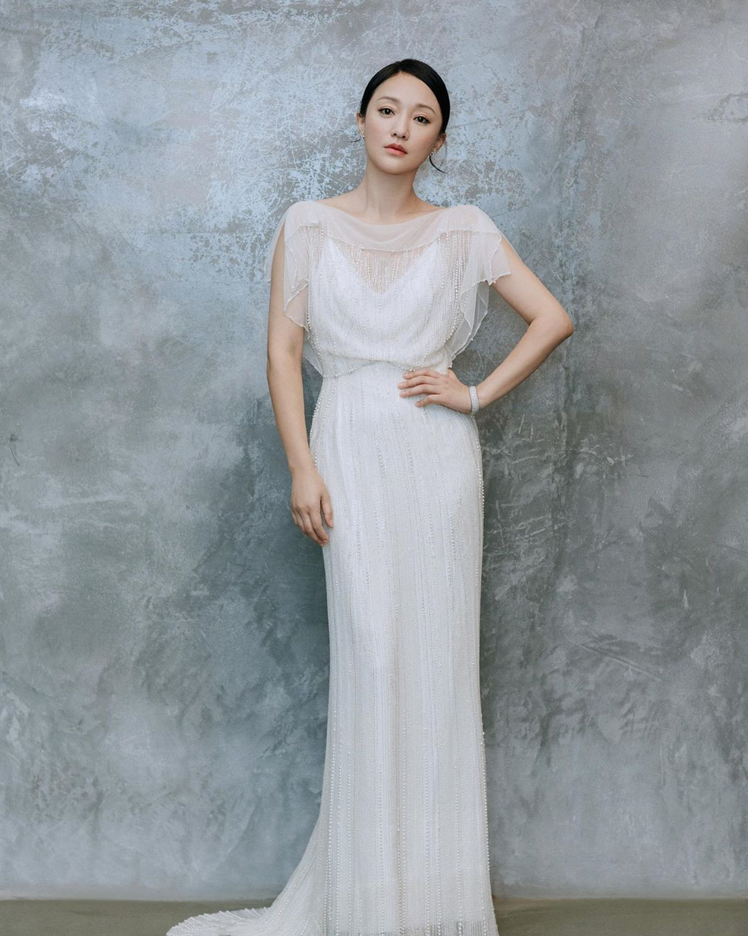 Châu Tấn U50 đẹp mong manh và trẻ trung 'hack tuổi' ảnh 25