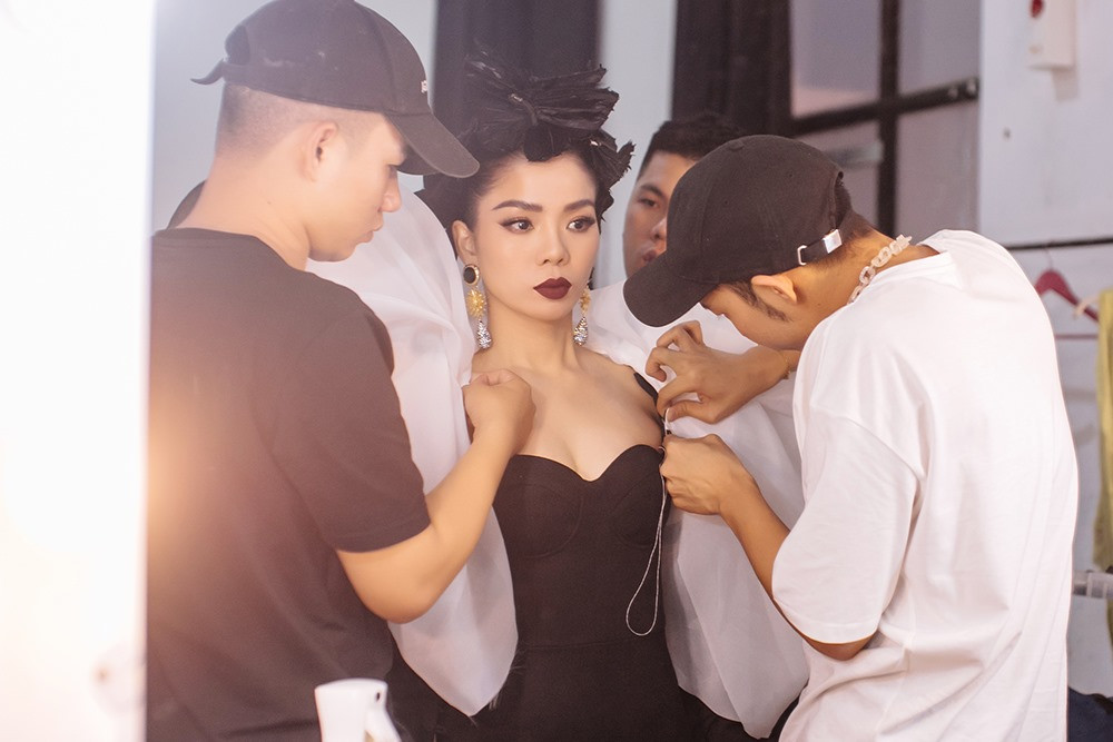 Lệ Quyên khi buồn không dám nghe mình hát ảnh 6