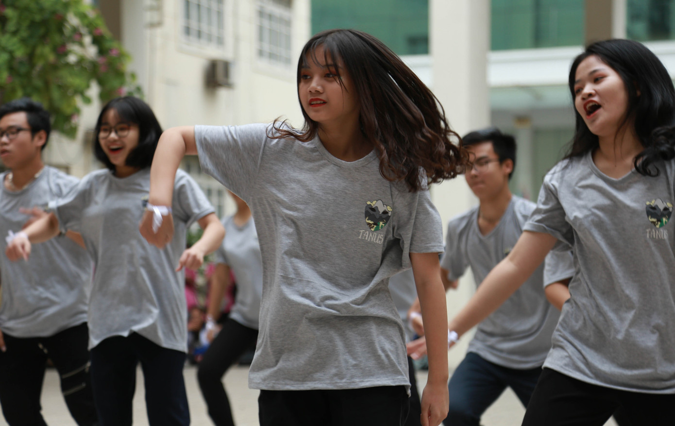 Ngày hội Flashmob náo nhiệt đa sắc màu của học sinh Chuyên Sư phạm ảnh 5